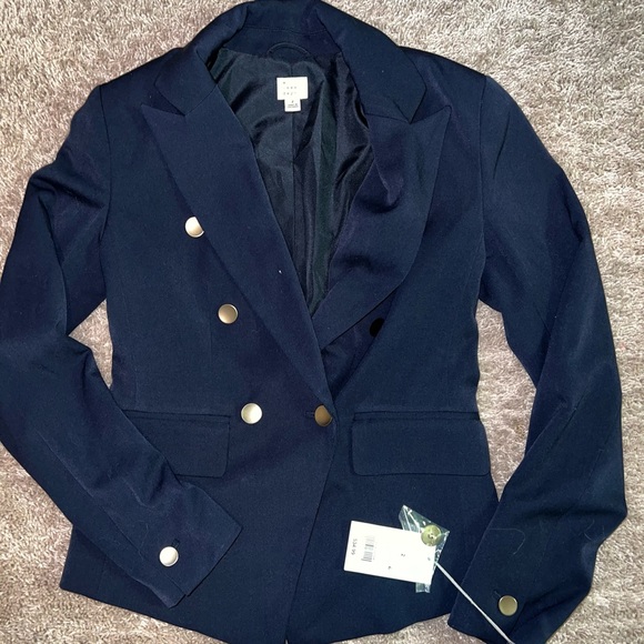 Beautiful Blazer! ✨ - Picture 3 of 6